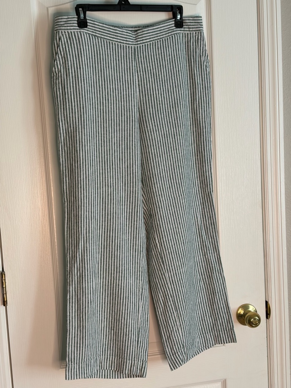 Talbots Green & White Striped Cropped Linen Pants